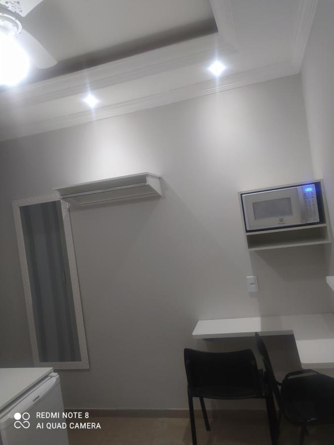 Pousada Quarto Casal Com Ar,Frigobar, Garagem 阿帕雷西达 外观 照片