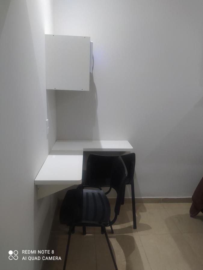 Pousada Quarto Casal Com Ar,Frigobar, Garagem 阿帕雷西达 外观 照片