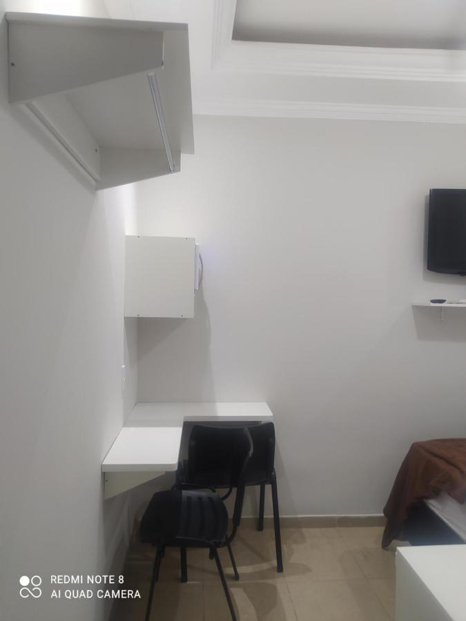 Pousada Quarto Casal Com Ar,Frigobar, Garagem 阿帕雷西达 外观 照片